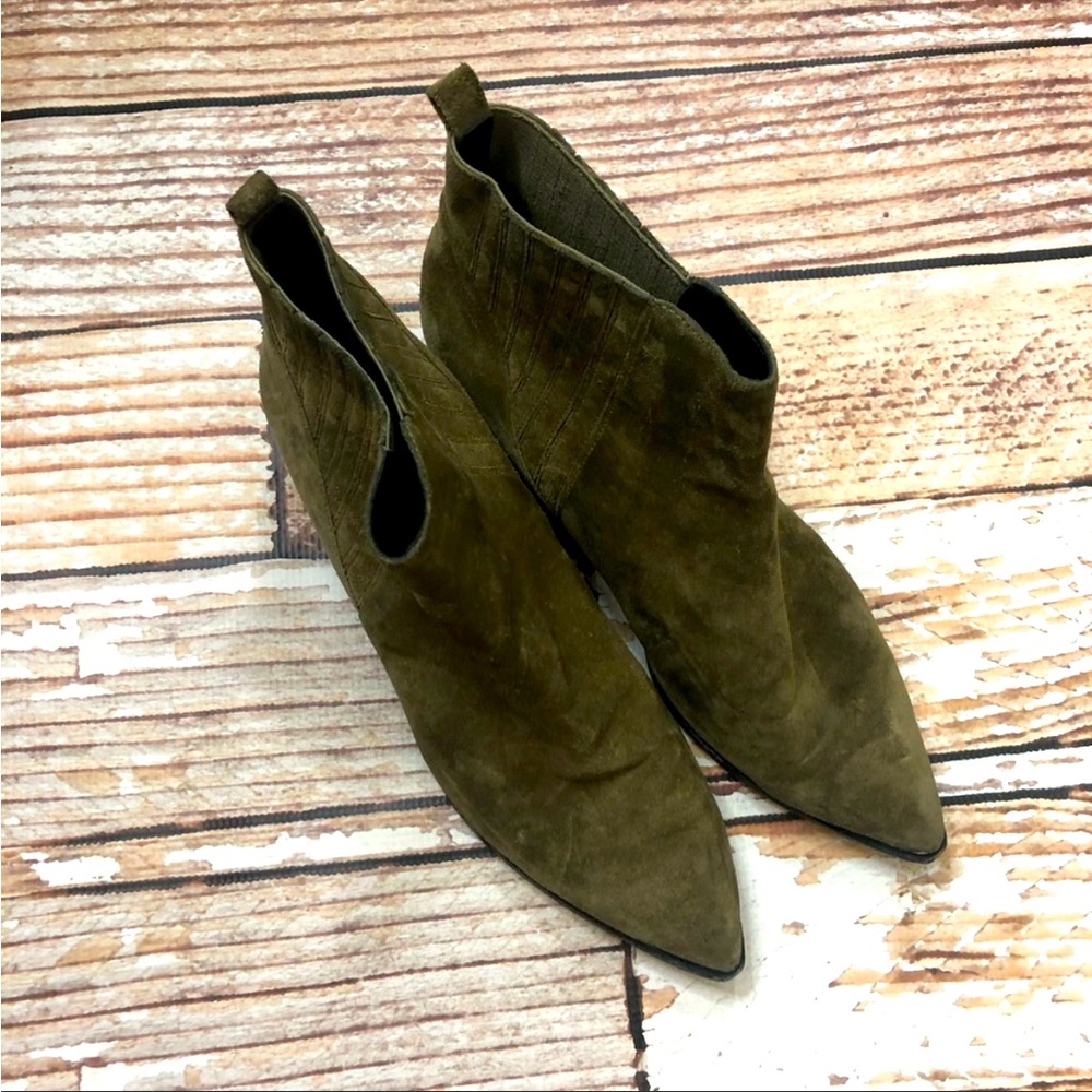 Marc fisher yarita suede bootie 11m